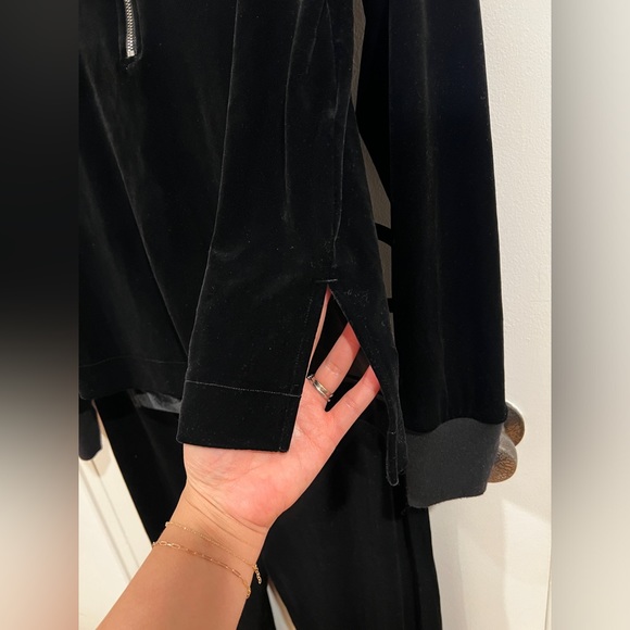 Spanx Velvet Half Zip - Picture 7 of 8